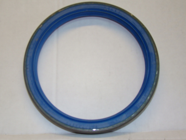 RETENEDOR BOCINA TRASERA MB1313/1513/2013 OM371/OF1721