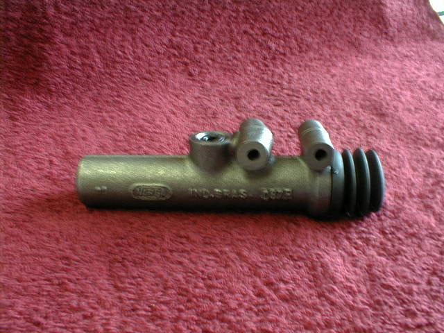 BOMBA PRINCIPAL CLUTCH MB O 370 371 R/RS OH 1526