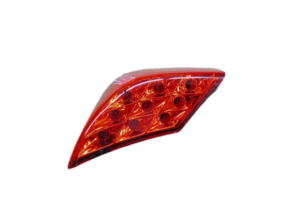 LAMPARA SUPERIOR DERECHA TRASERA 24V MARCOPOLO G7