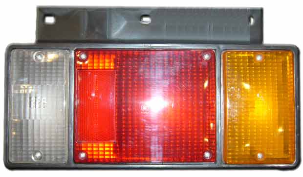 STOP TRAS IZQ ISUZU NHR (8-94257420-2)