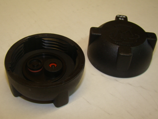 TAPON DEPOSITO COMPENSACION RADIADOR OF1721 METALICO