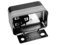 REGULADOR ALTERNADOR 12V BOSCH POR FUERA