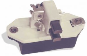 REGULADOR INCORPORADO 12V MERCEDES BENZ