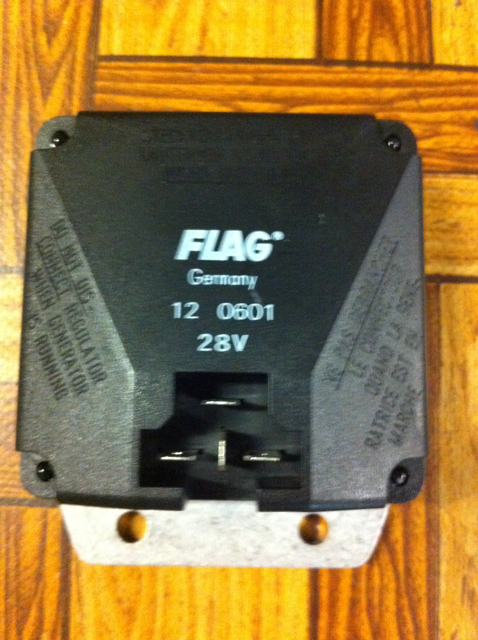 REGULADOR ALTERNADOR 28V 55A 4 PATILLAS