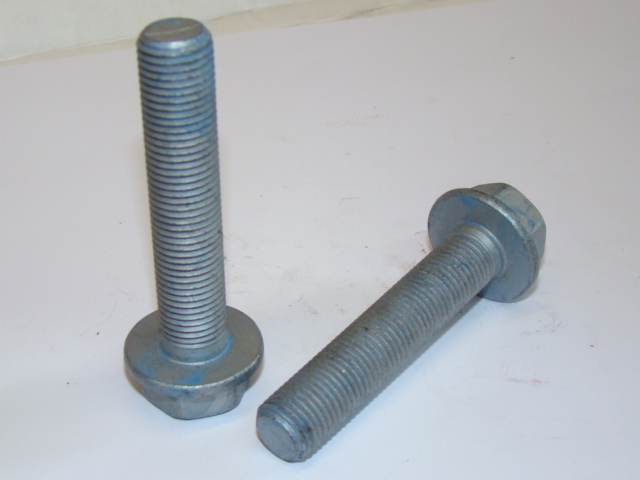 TORNILLO SOPORTE MOTOR TRASERO O500R 14 X 1.5 X 70MM