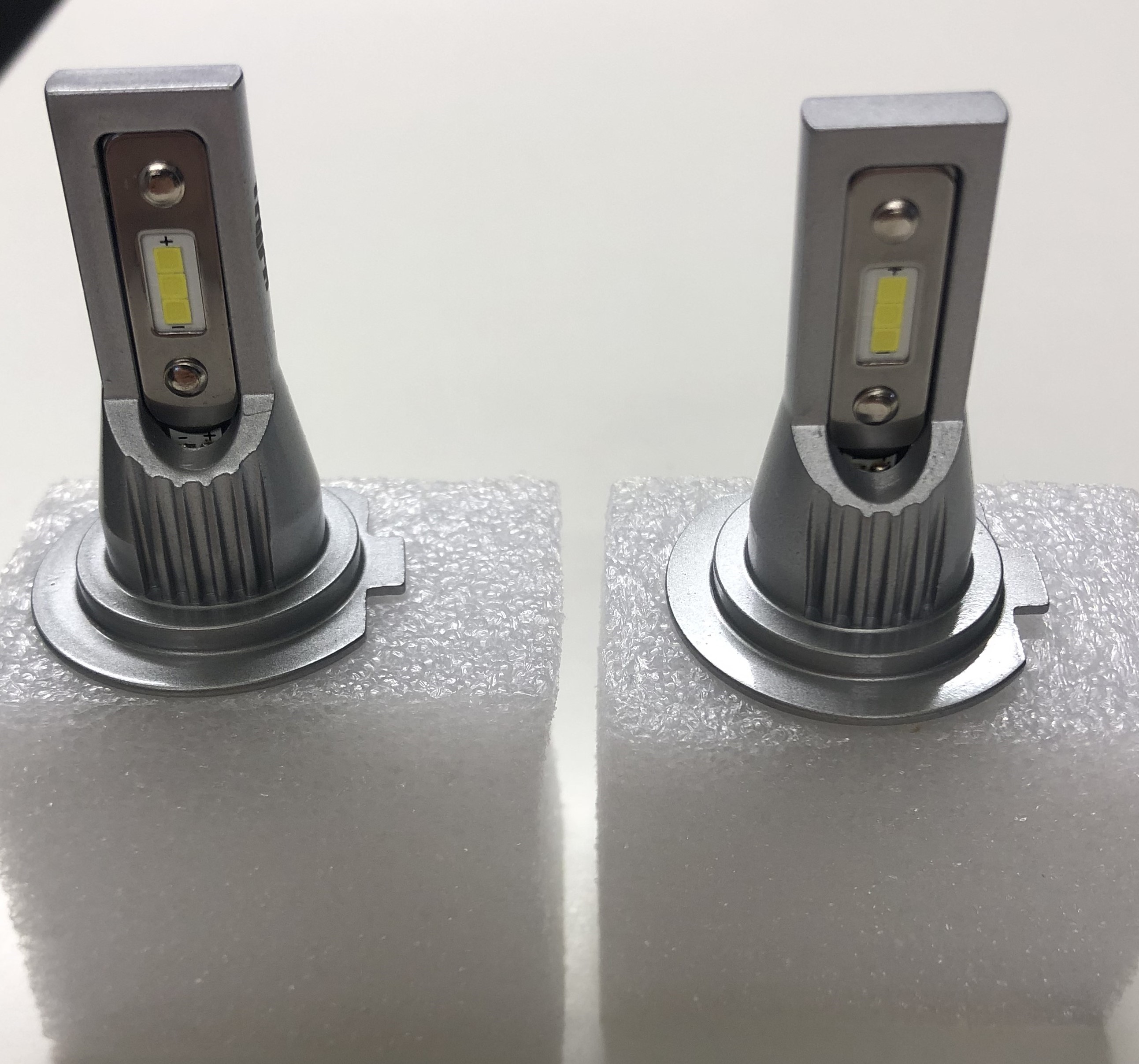 HALOGENO LED H7 12/24V 15W PX26D 4.000LM 6500K TRIFA