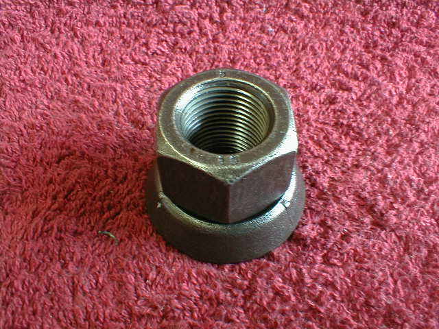TUERCA TACO BOCINA DEL/TRAS VOLVO B58E/ B10M
