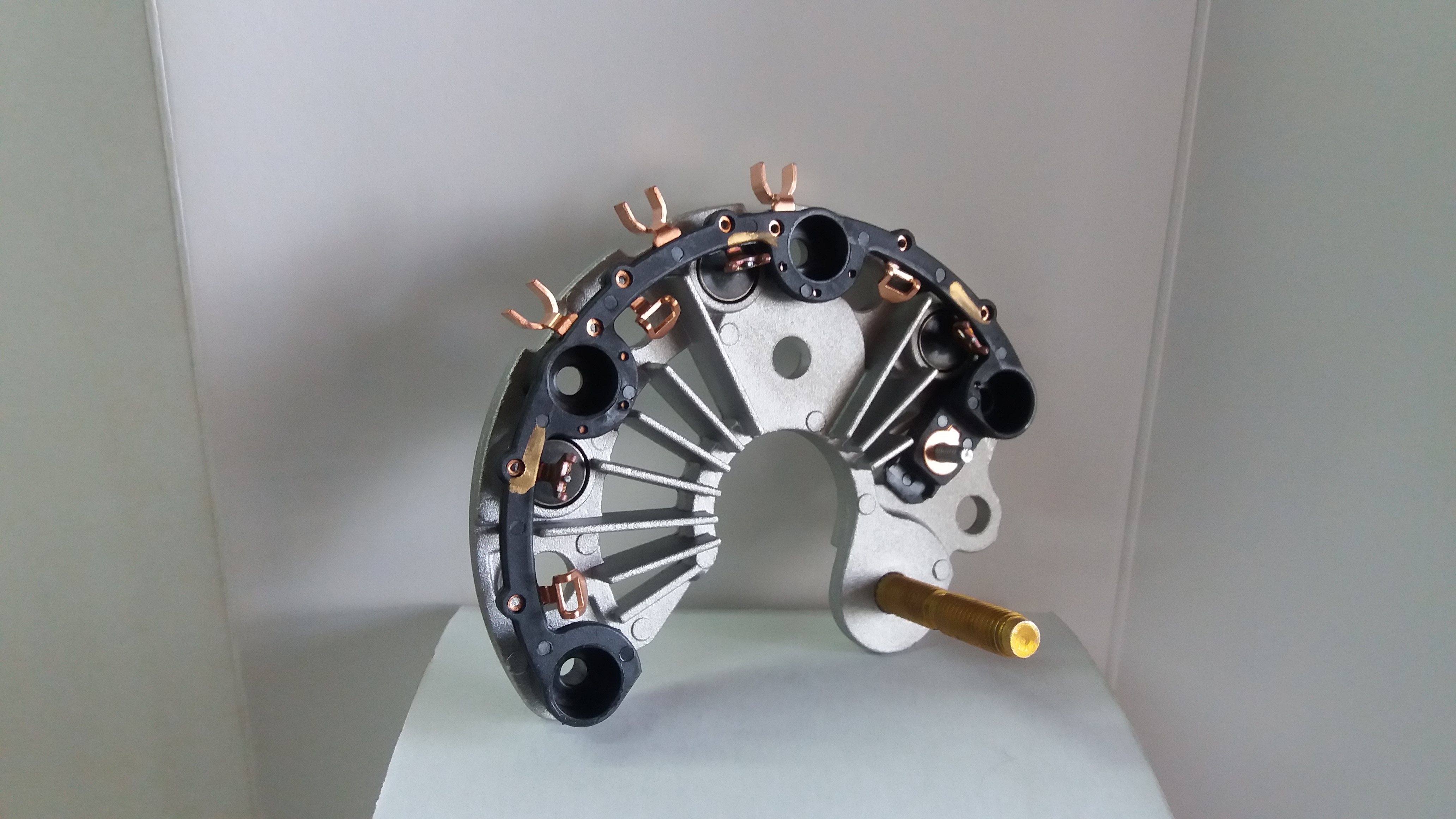 PLACA DIOS POSITIVA ALTERNADOR 28V 100A