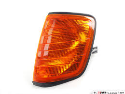 FAROL DIRECCIONAL DELANTERO  IZQUIERDO AMARILLO W124