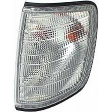 FAROL DIRECCIONAL DELANTERO  DERECHO BLANCO W124